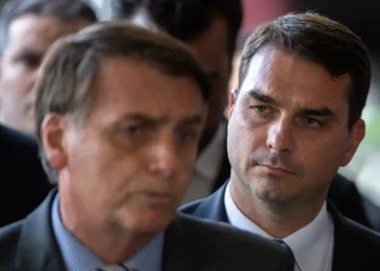 El senador de 44 años, siempre estuvo junto a su padre/AFP