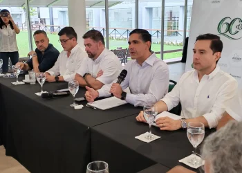 Gobierno refuerza diálogo con el sector productivo en Santa Cruz