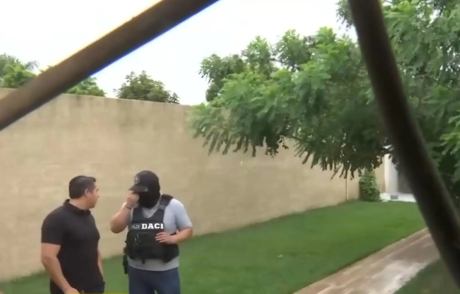 La Policía llegó al lugar y encontró un cargamento de droga/Captura de video