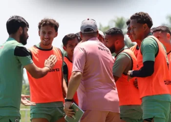 Guabirá anticipa que llegará a El Alto con equipo alterno