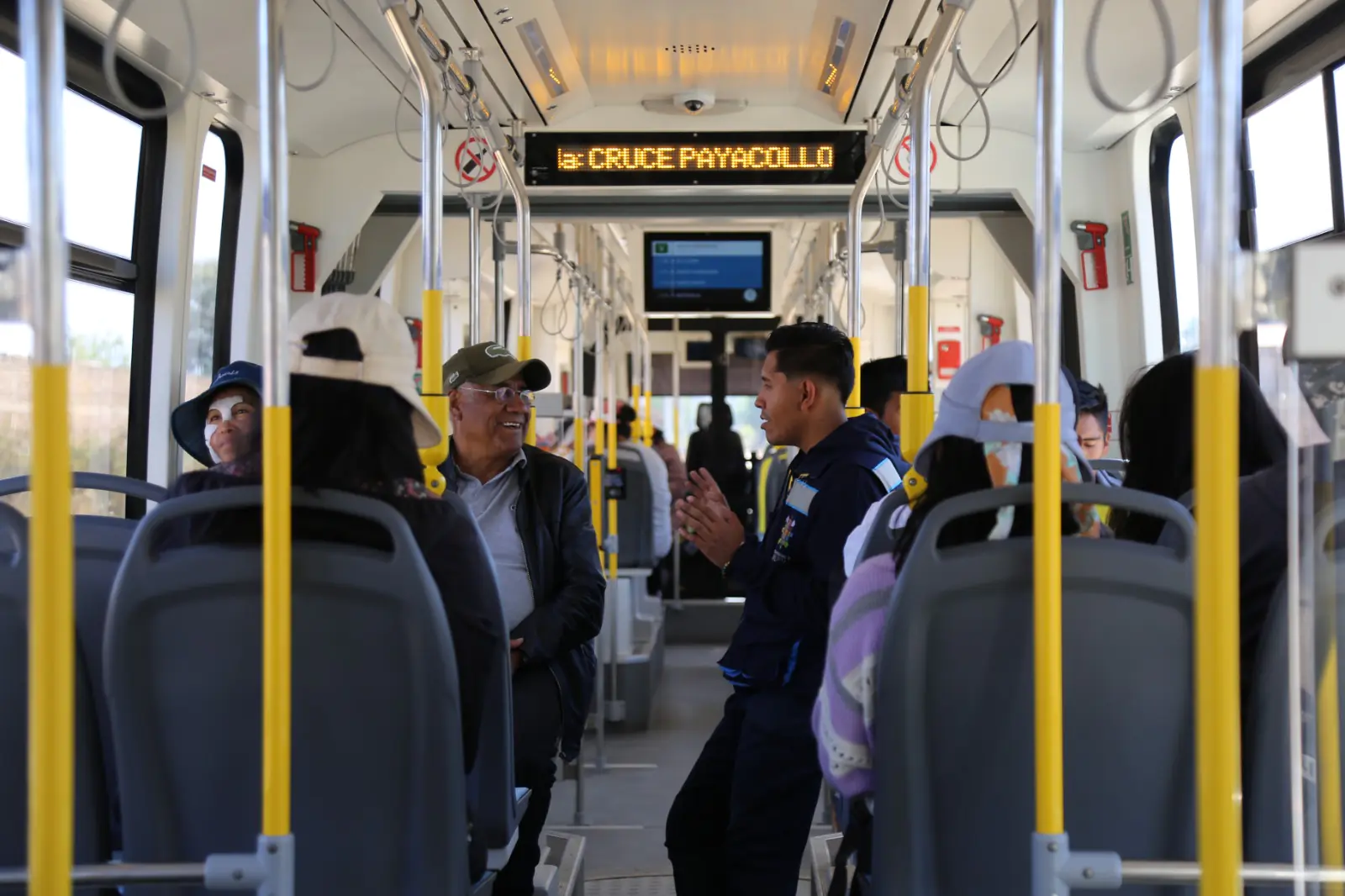 Tren de Cochabamba transportó a 2,8 MM de usuarios en 11 meses