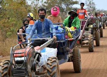 Los civiles fueron llevados a zonas más seguras/AFP