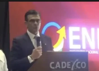 El presidente Rodrigo Paz durante el encuentro con el sector de exportadores. FOTO: Captura ATB