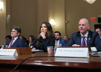 Kristi Noem dio un informe de la captura del petrolero/AFP