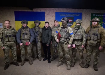El mandatario ucraniano visitó el frente de batalla/AFP