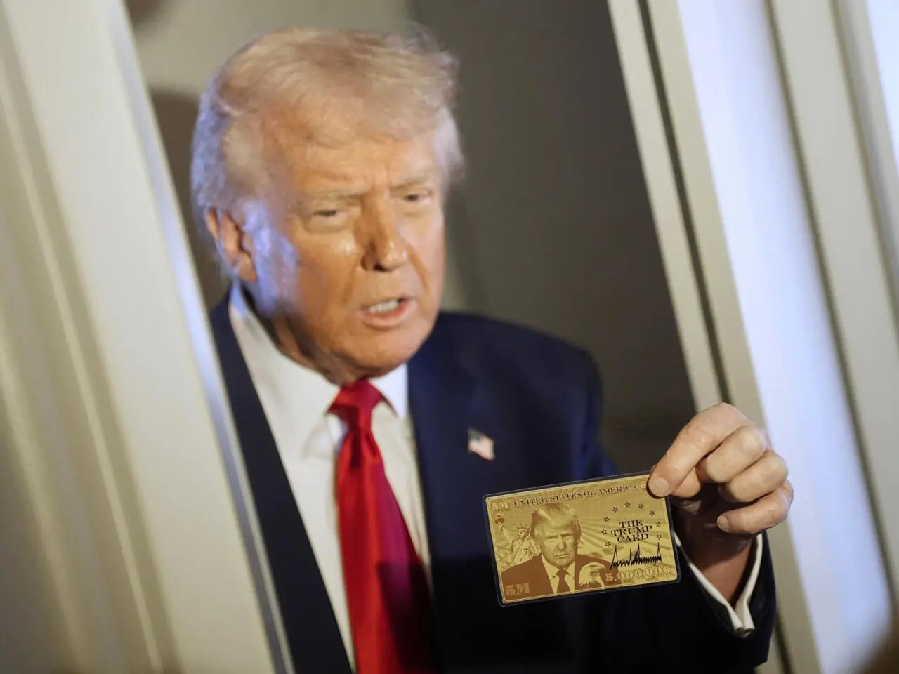 Trump anunció que además de la tarjeta dorada habrá una platino de $us 5 millones/Donald Trump