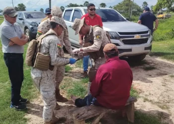 Defensa reporta rescate con vida de tripulantes de aeronave siniestrada
