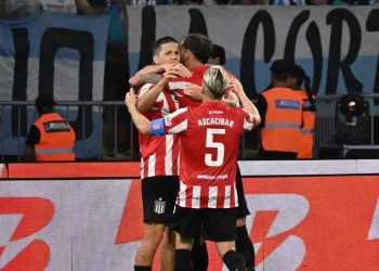 Estudiantes se corona campeón tras vencer a Racing en penales