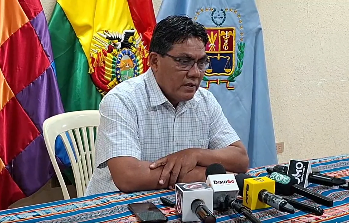 Héctor Arce retira su candidatura a la Gobernación de Cochabamba