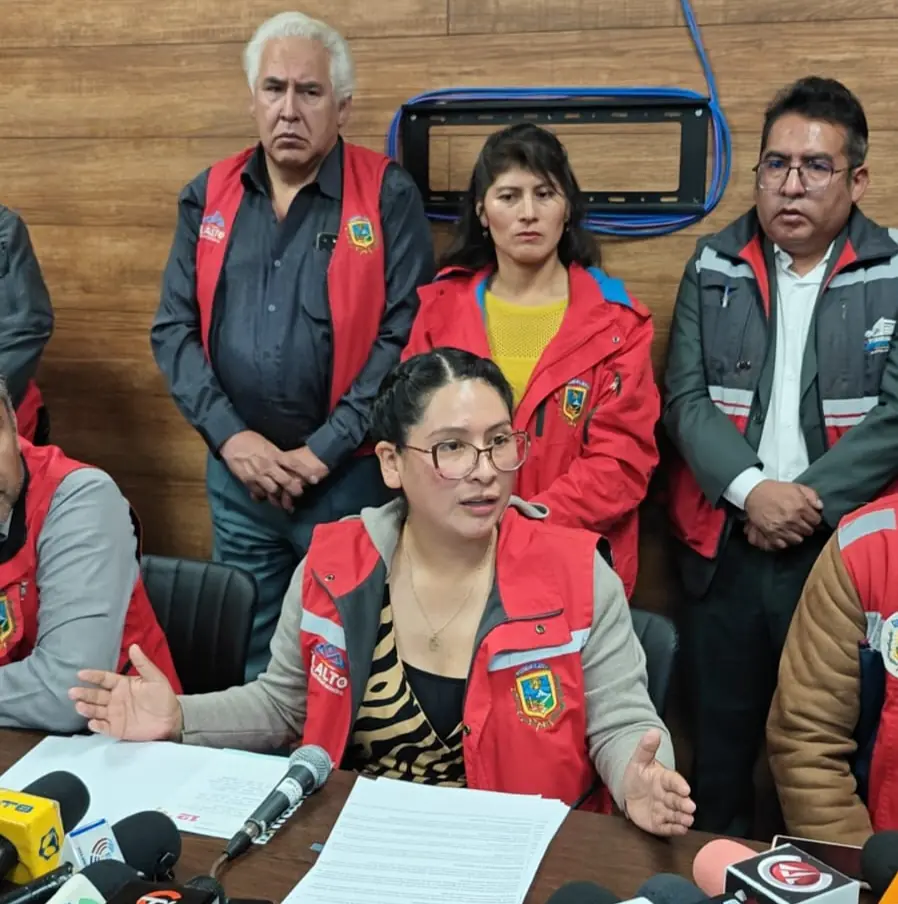 La alcaldesa de El Alto, Eva Copa, en conferencia de prensa. FOTO: GAMEA