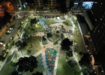 La Alcaldía de La Paz entregó remozada la plaza Bolivia del Bicentenario. FOTO: GAMLP