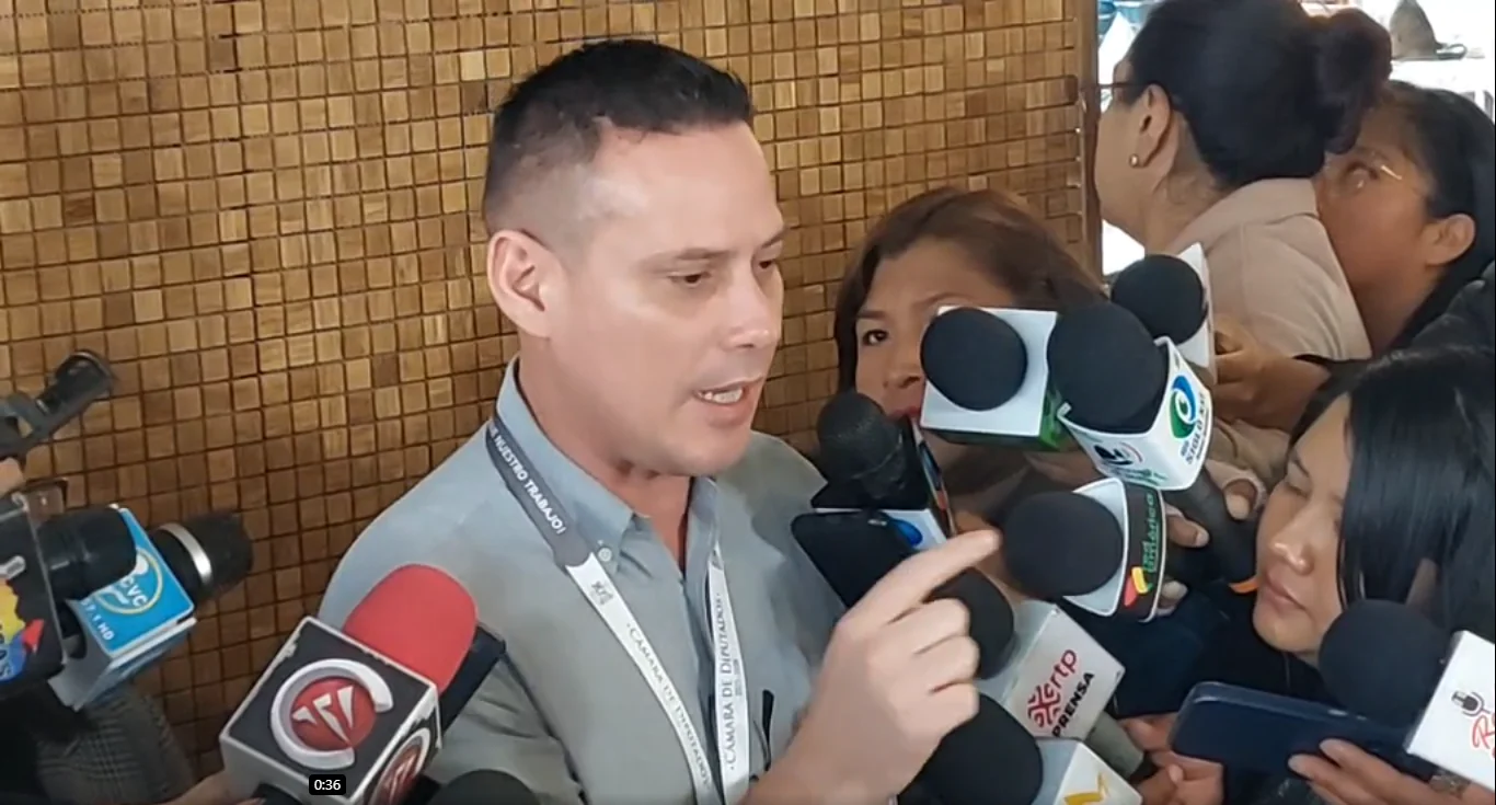 Legisladores de Libre denuncian actitud autoritaria de Lara