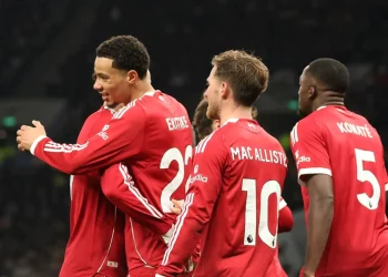 El Liverpool ganó 2-1 en el campo del Tottenham en la 17ª jornada