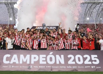 Estudiantes sigue de festejo: gana el Trofeo de Campeones