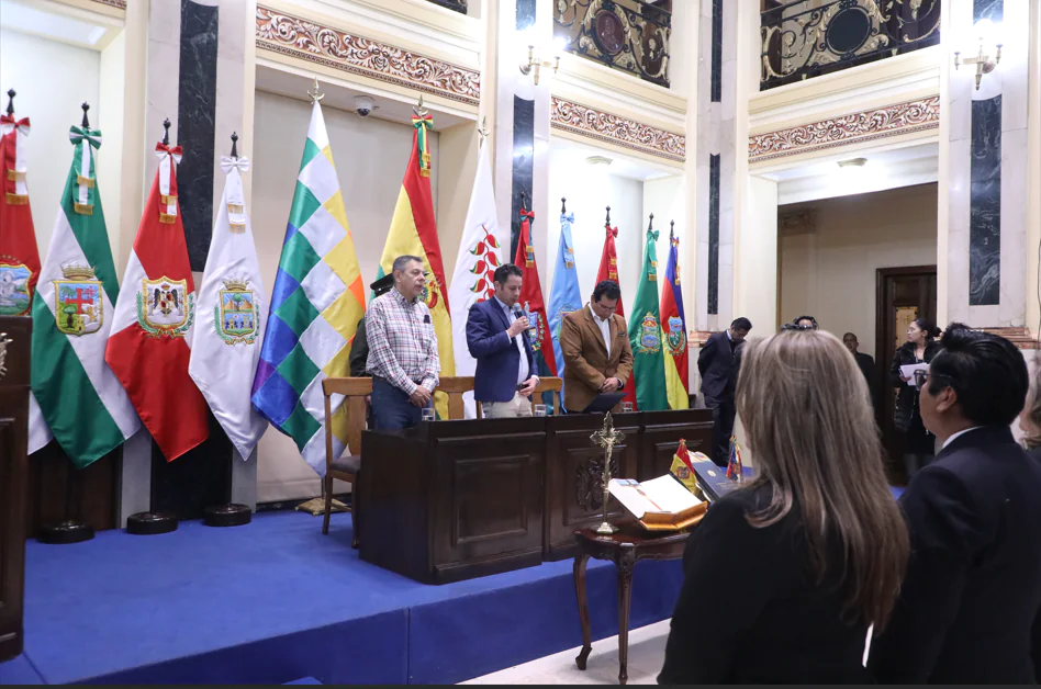 Lara a vocales del TSE: No se deben a ningún partido, se deben a la Constitución