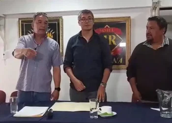 Transporte cooperativizado de Cochabamba levanta protestas por el DS 5503