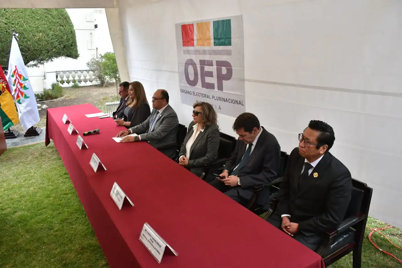 TSE tiene nueva directiva, es presidido por el vocal Ávila