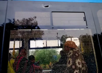 Bloqueadores rompieron el vidrio del tren metropolitano. FOTO: Mi Tren