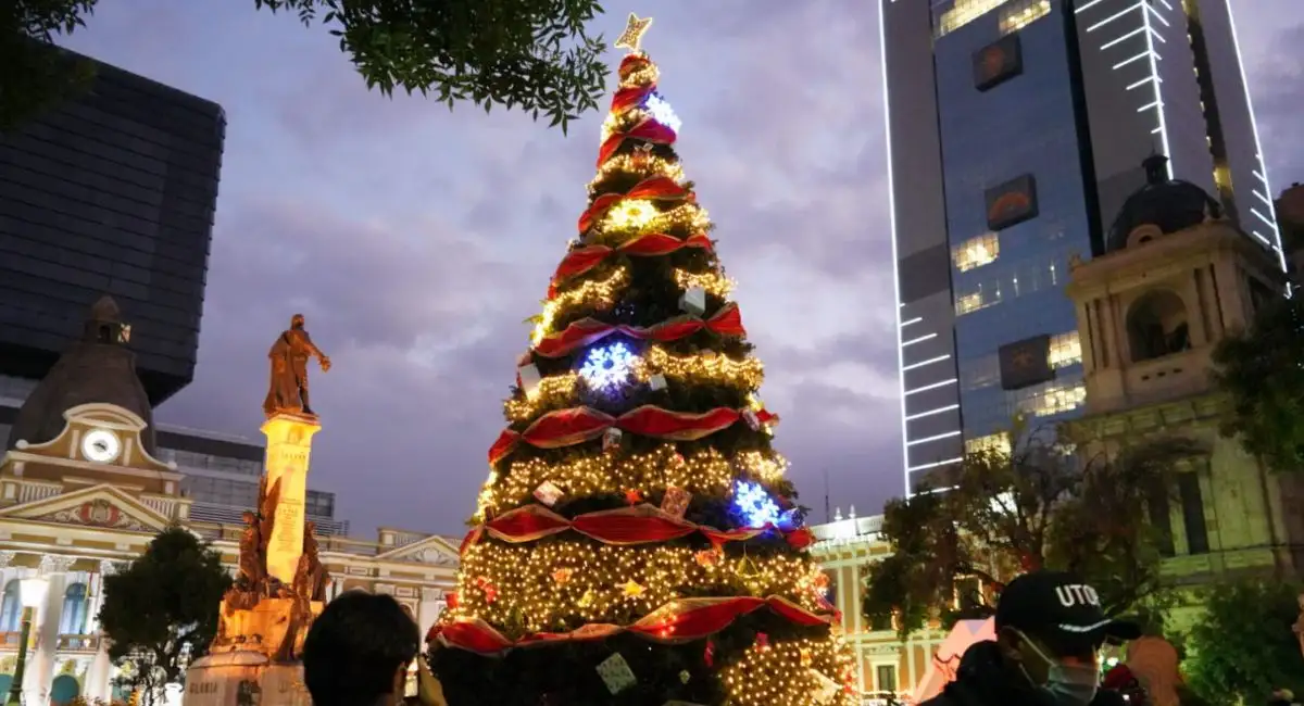 El Gobierno determinó ampliar el feriado por Navidad hasta el viernes 26 de diciembre. Foto referencial ABI
