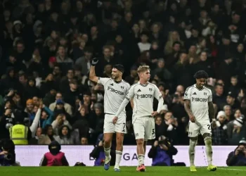 Raúl Jiménez, de penal, da el triunfo al Fulham sobre el Nottingham