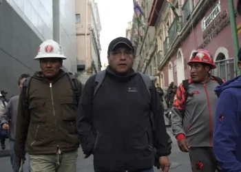 Tras reunión con el Gobierno, la COB mantendrá medidas de presión