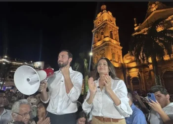 Velasco y Aguirre oficializan su binomio a la Gobernación de Santa Cruz