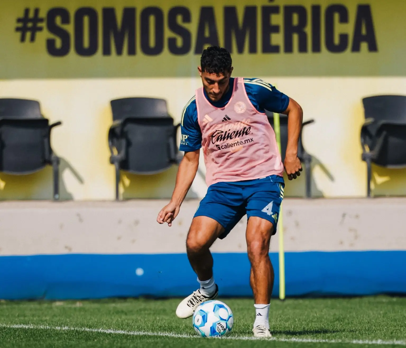 América, de México, vende el 49 por ciento de sus acciones