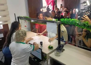 Mamen Saavedra presenta su renuncia/RRSS