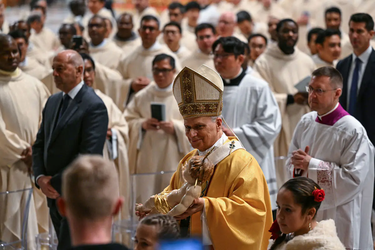 El papa León XIV celebra su primera misa de Navidad en el Vaticano