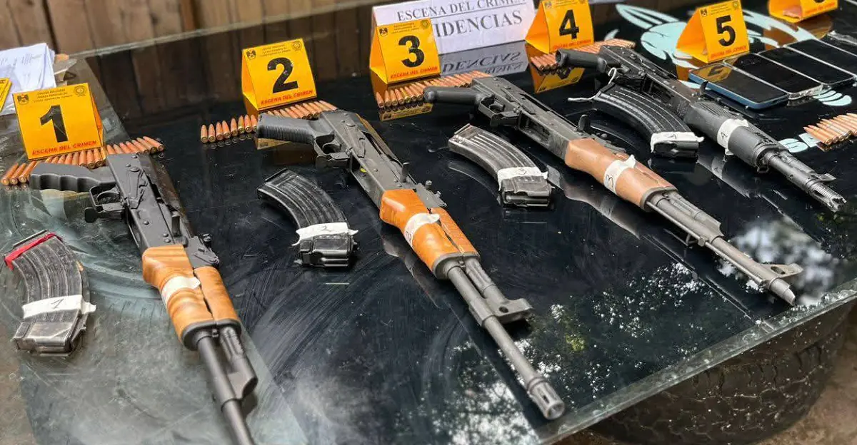Los aprehendidos tenían cuatro fusiles AK-47/Policía Boliviana
