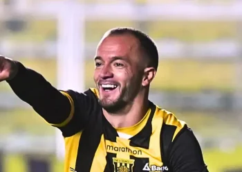 Juan Godoy no continuará en The Strongest para la temporada 2026