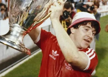 Muere John Robertson, el ‘Picasso’ de la mejor época del Nottingham Forest