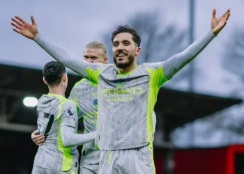 Cherki lidera la victoria del Manchester City en Nottingham (2-1)