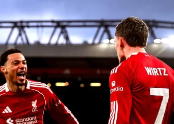 Liverpool homenajea a Jota con victoria