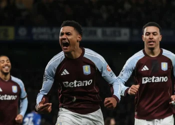 Aston Villa remonta en su visita al Chelsea gracias a Watkins