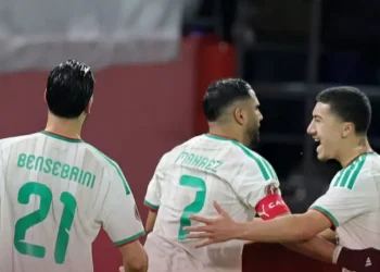 Mahrez clasifica a Argelia a octavos de final en la Copa de África