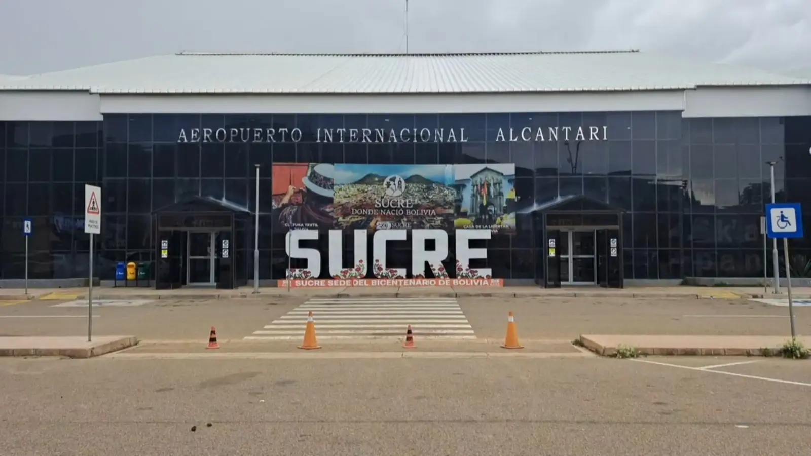 Aeropuerto de Chuquisaca suspende viajes por nubosidad