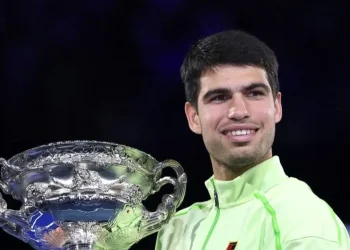 Alcaraz gana a Djokovic y conquista su primer Abierto de Australia