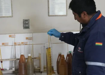 YPFB garantiza calidad del combustible tras denuncias y quejas
