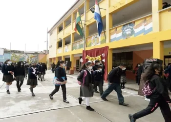 Cerca de tres millones de estudiantes retornarán a clases. FOTO: Archivo