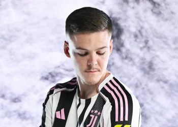 La Juventus refuerza su defensa con el sueco Emil Holm