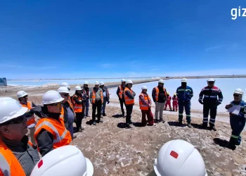 GIZ y Alemania exploran en Uyuni el futuro energético del litio