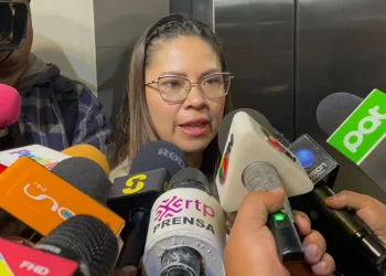 Diputada Romero aclara que Paz ganó las elecciones gracias a su esposo y ella