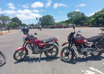 Bloqueos de mototaxistas se expanden en Santa Cruz