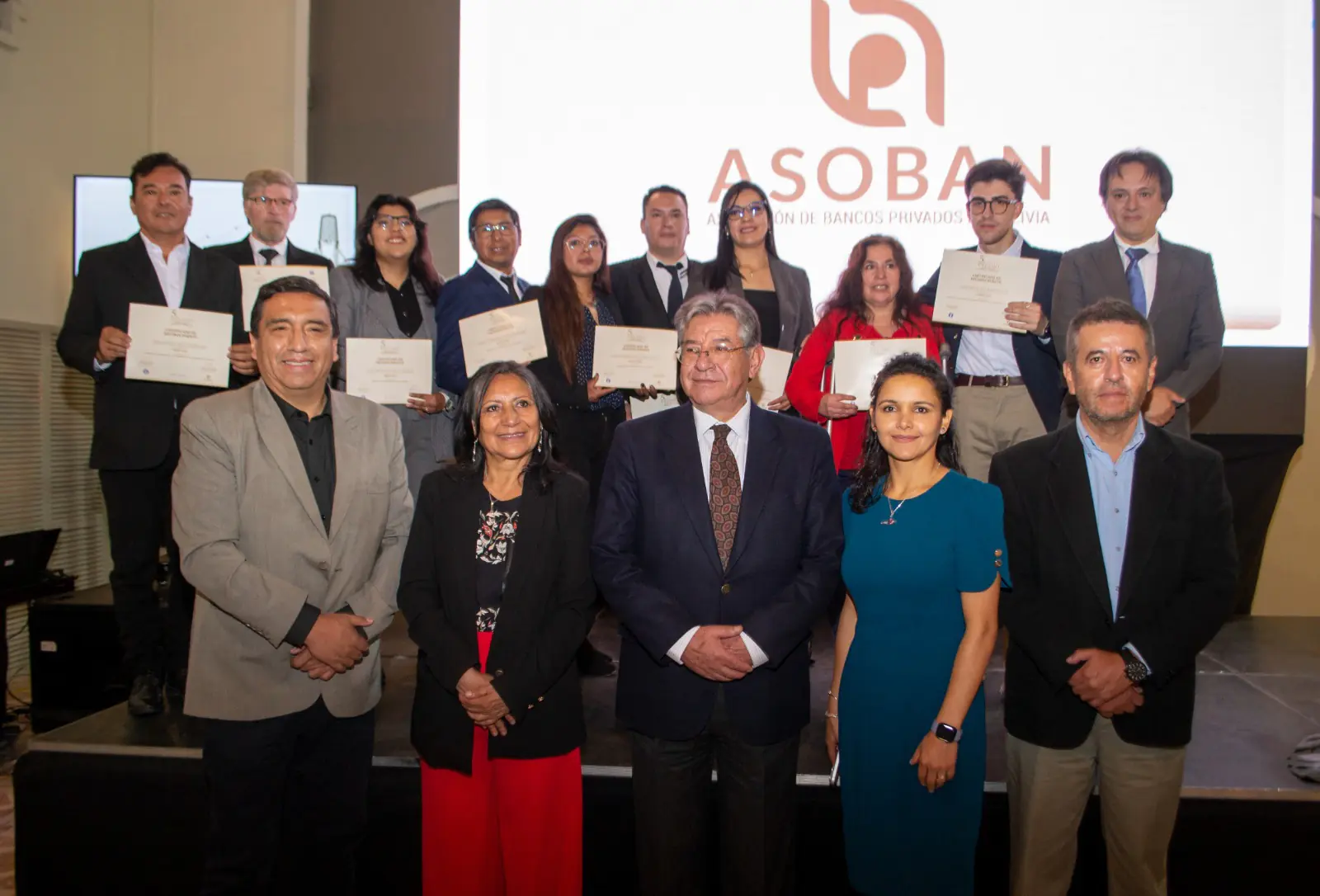 Premian al periodismo económico nacional