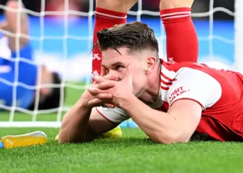Arsenal pasa por encima del Sunderland y deja al City a nueve puntos
