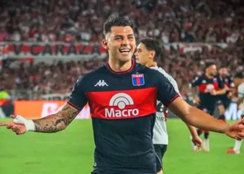 Tigre deja por el piso a River con cuatro cachetazos