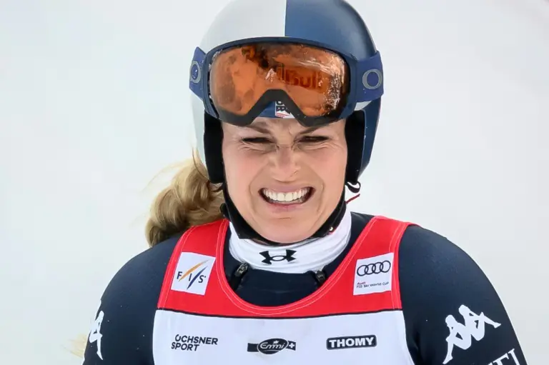 La expectación da paso al silencio en Cortina tras la caída de Vonn