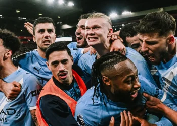 City remonta in extremis al Liverpool y mantiene contacto con Arsenal