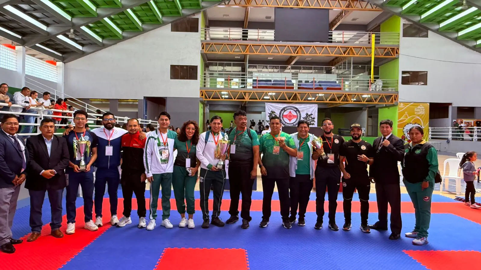 Santa Cruz triunfa en el X Campeonato Open Bolivia WKF y Kyokushin